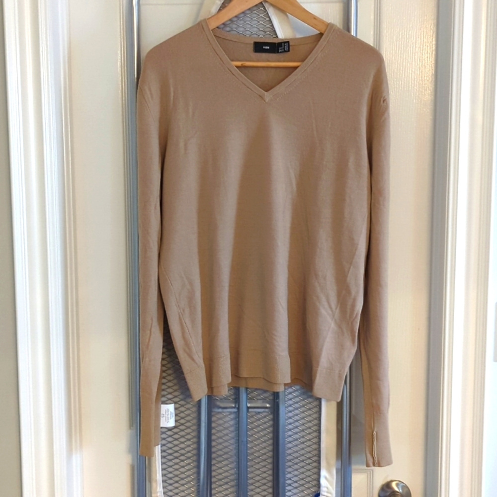 H&M merino wool v neck sweater